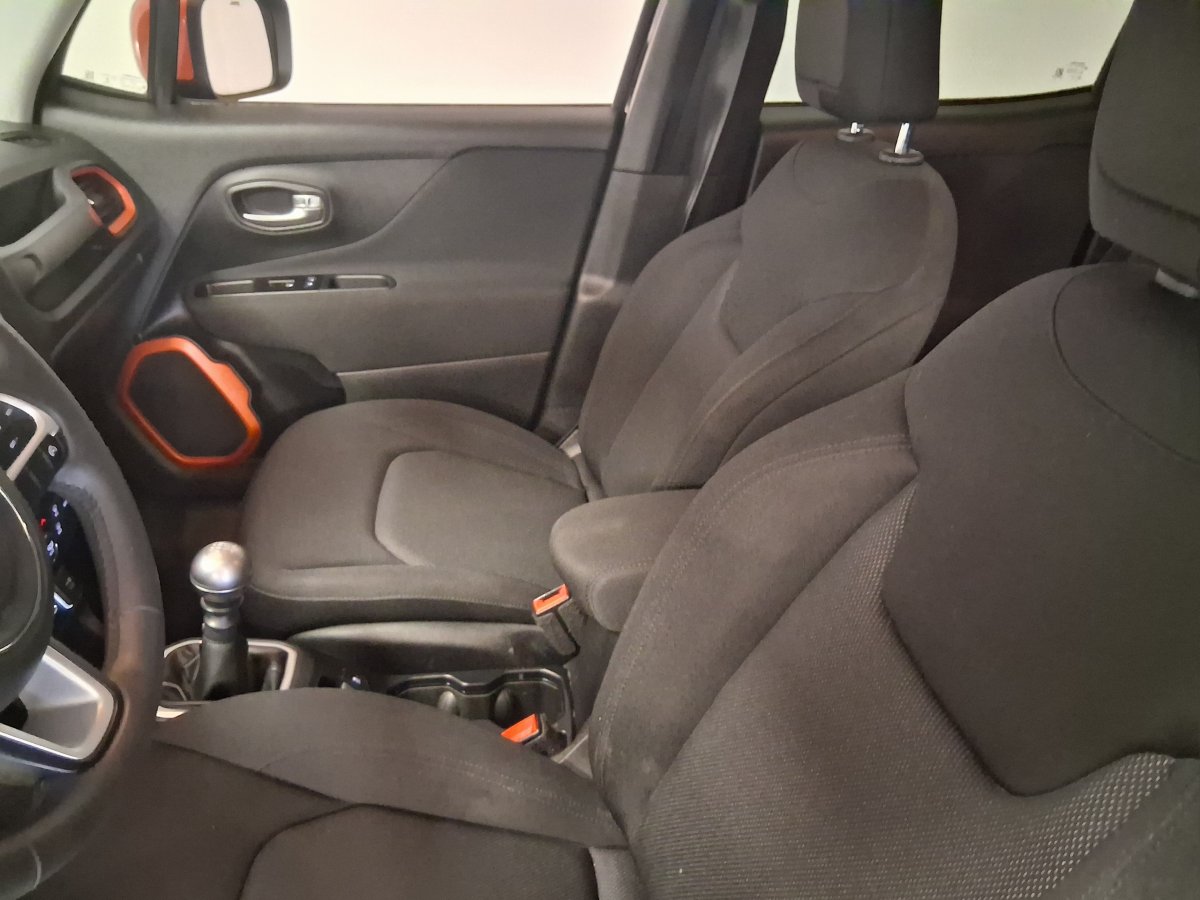 Image véhicule  Jeep RENEGADE (10)