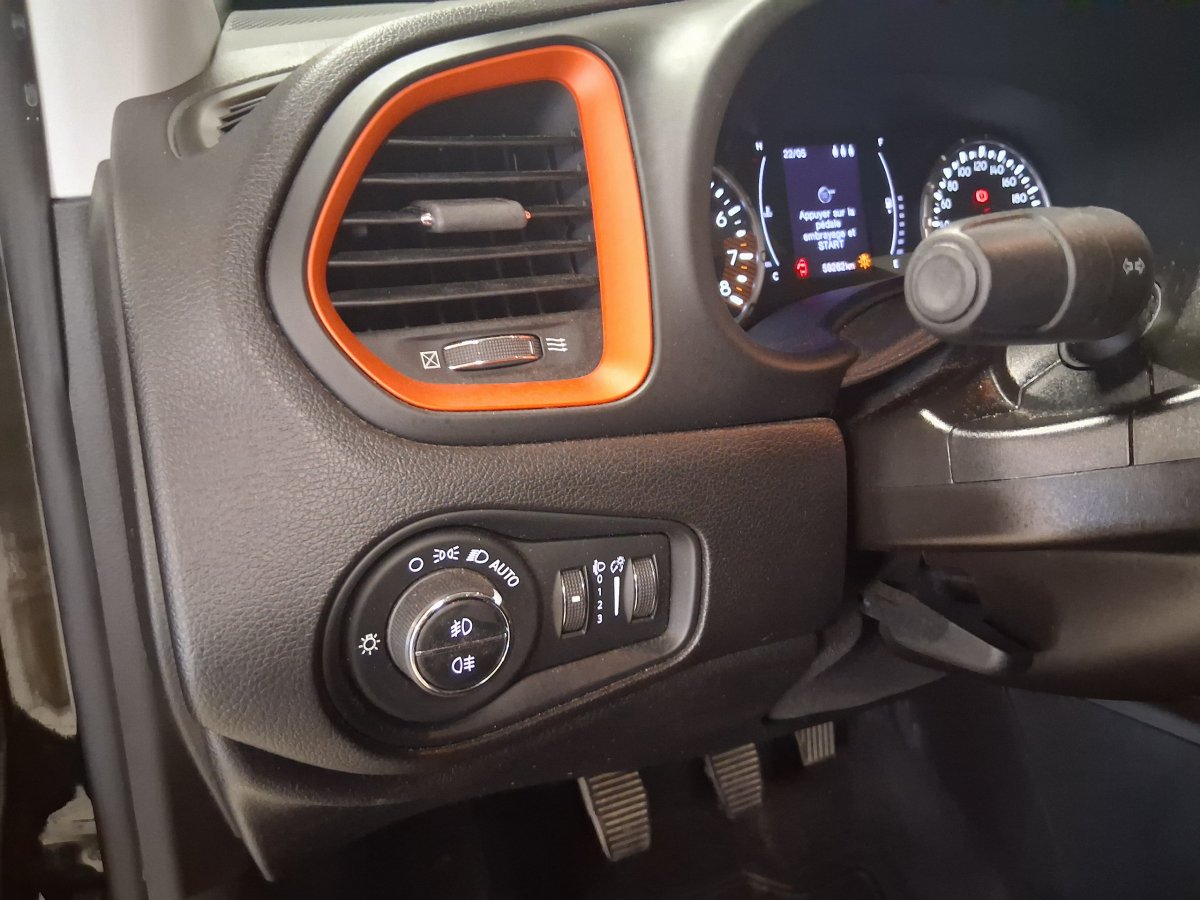 Image véhicule  Jeep RENEGADE (8)