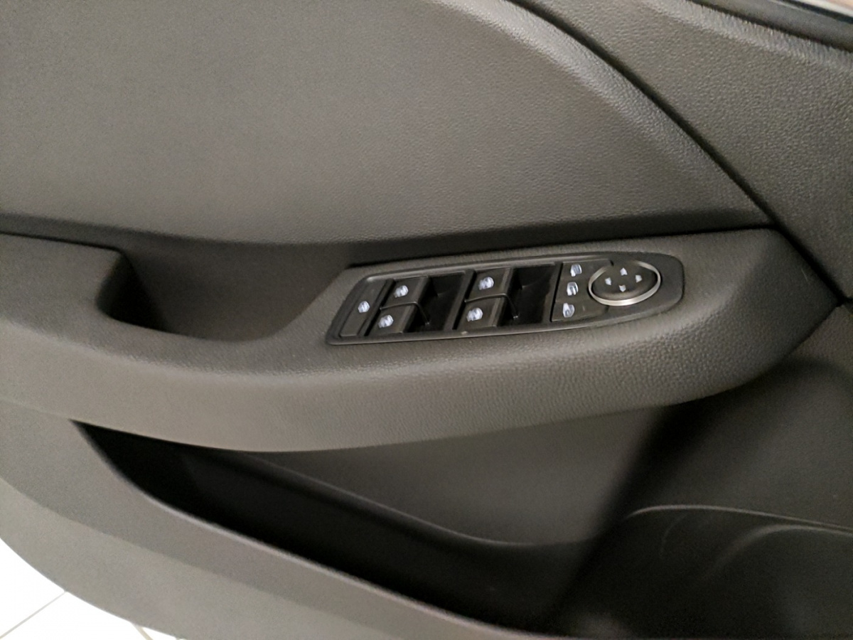 Image véhicule  Renault Clio (5) (10)