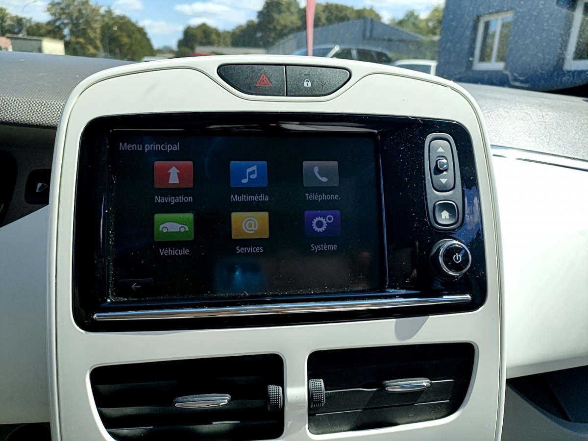 Image véhicule Renault ZOE (10) Image véhicule Renault ZOE (10)