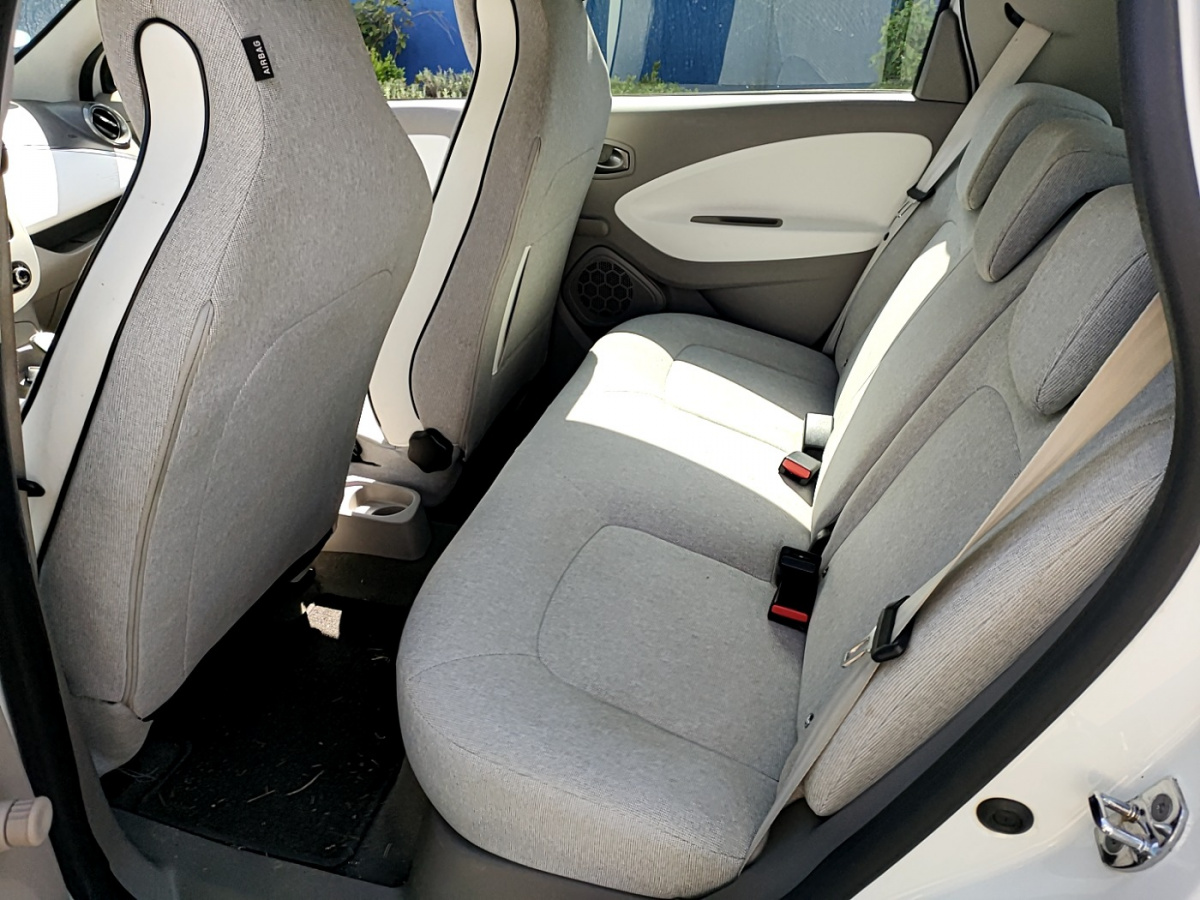 Image véhicule Renault ZOE (16) Image véhicule Renault ZOE (16)