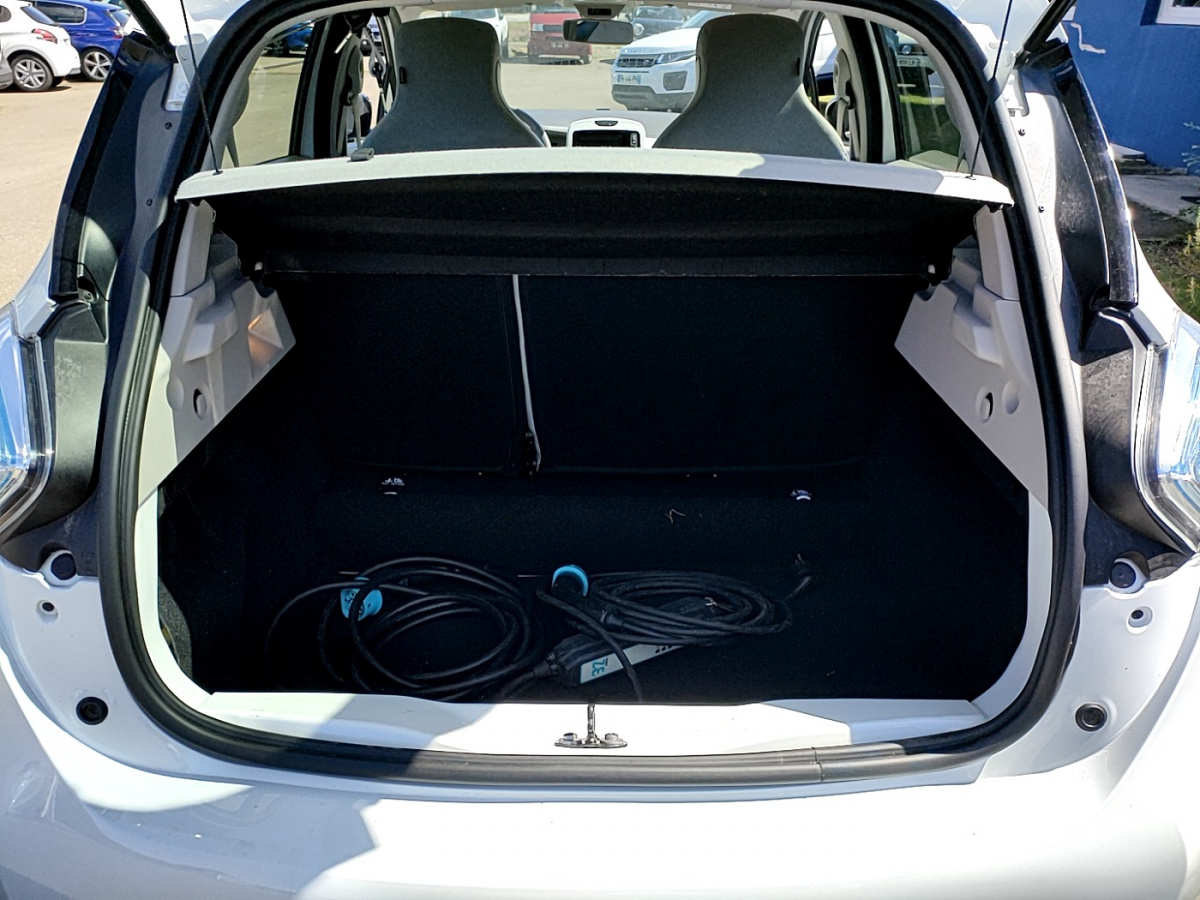Image véhicule Renault ZOE (5) Image véhicule Renault ZOE (5)