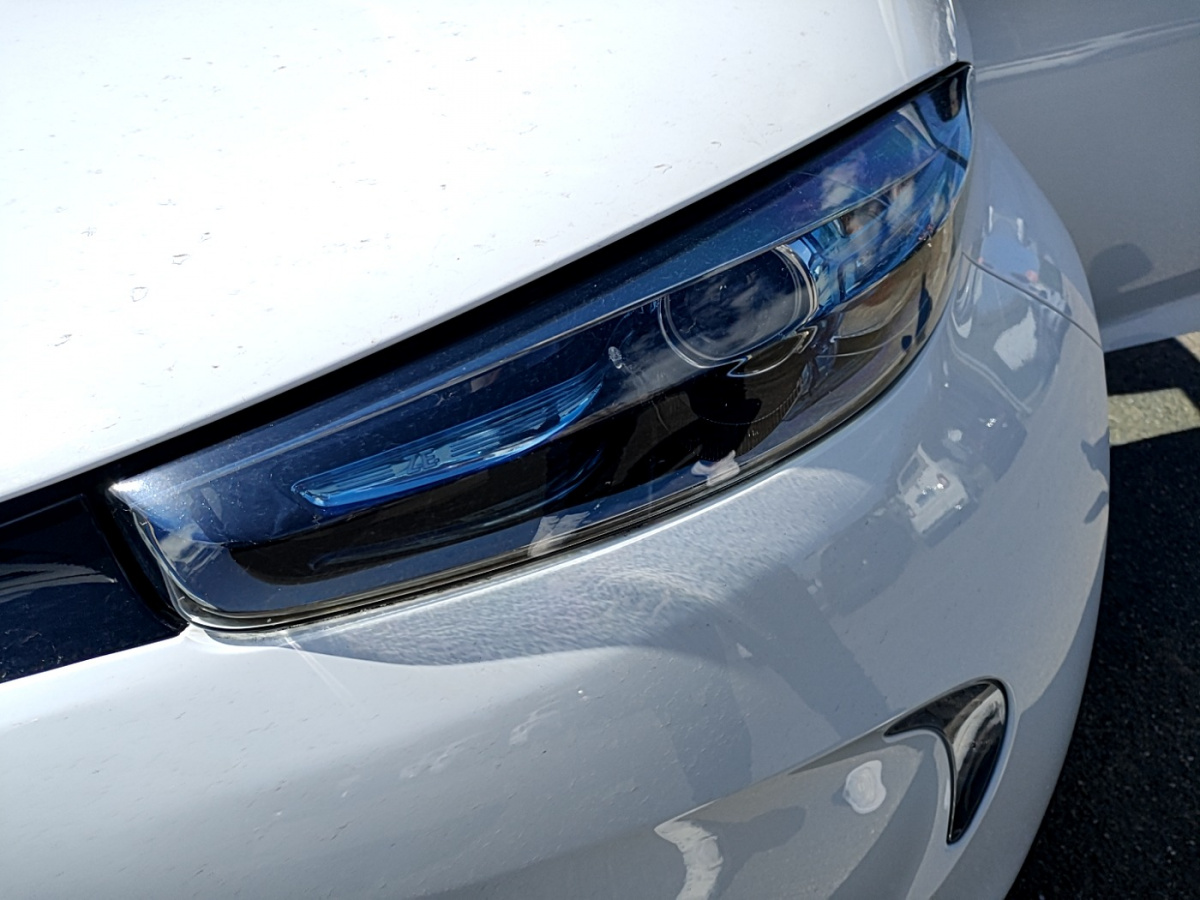 Image véhicule Renault ZOE (17) Image véhicule Renault ZOE (17)