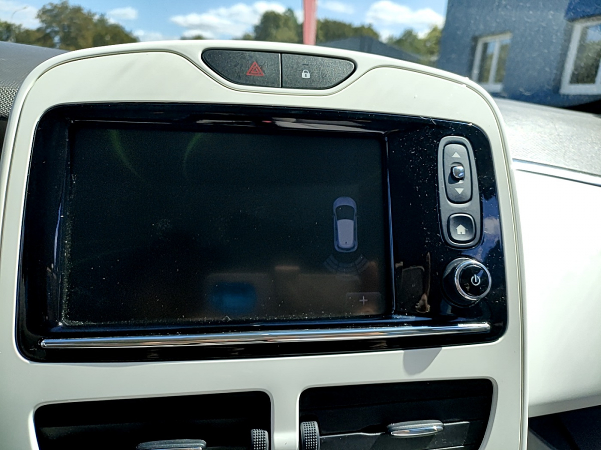 Image véhicule Renault ZOE (11) Image véhicule Renault ZOE (11)