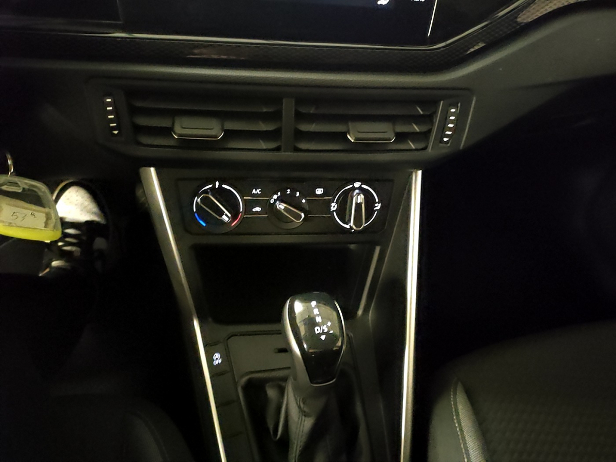 Image véhicule  Volkswagen Polo (6) (9)