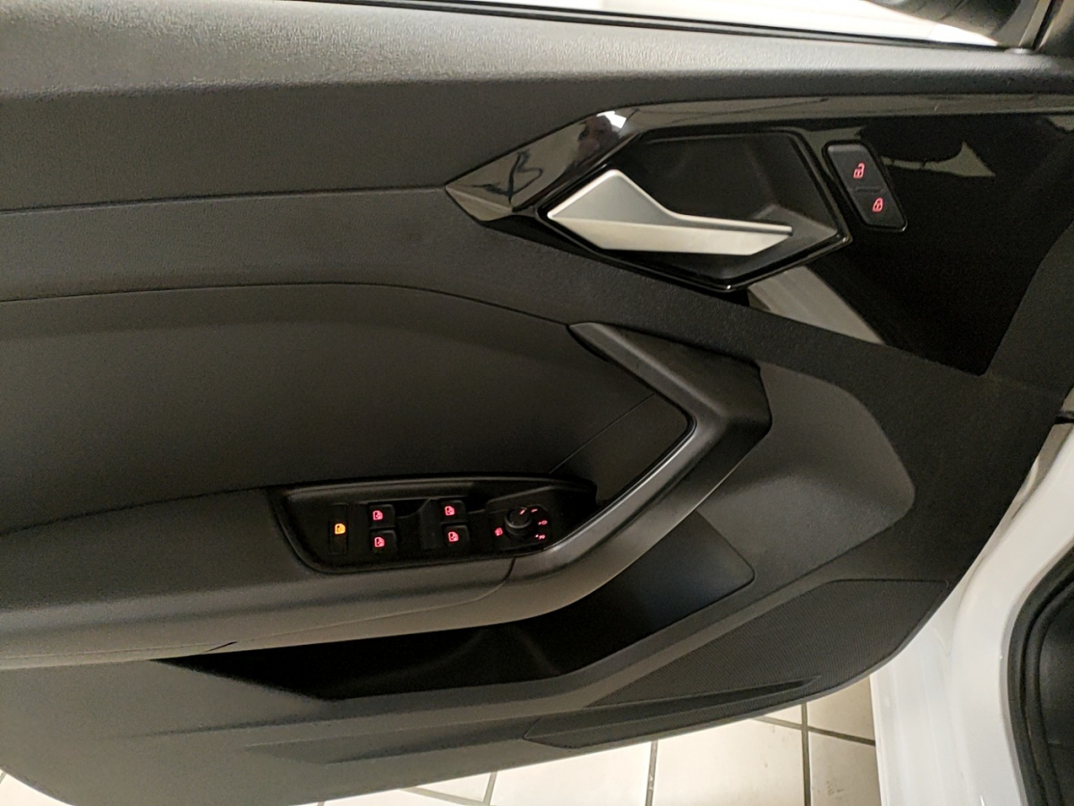 Image véhicule  Audi A1 Sportback (2) (19)