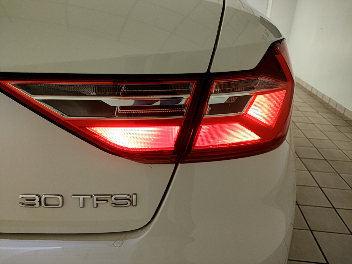 Image véhicule  Audi A1 Sportback (2) (16)