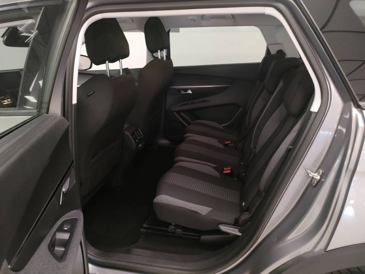 Image véhicule  Peugeot 5008 (2) (12)