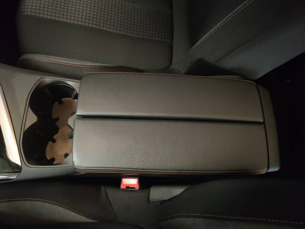 Image véhicule  Peugeot 5008 (2) (10)