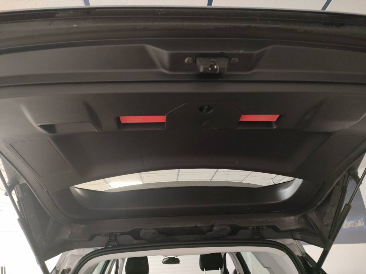 Image véhicule  Peugeot 5008 (2) (16)